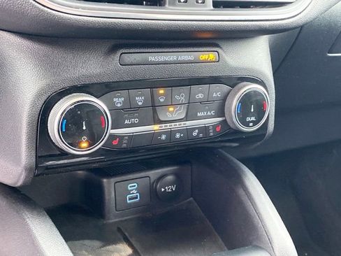 Used 2022 Ford Escape Titanium image 13