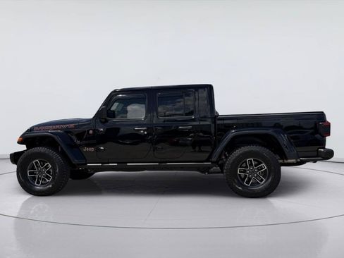 Used 2025 Jeep Gladiator Mojave AWD/4WD image 2