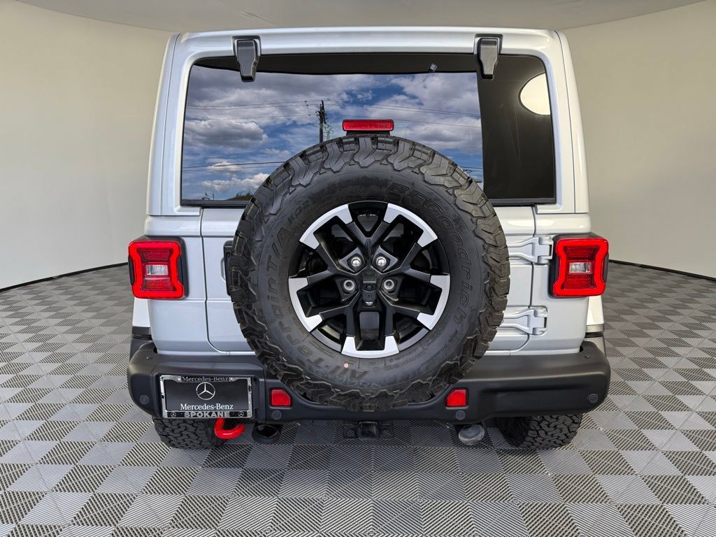 Used 2024 Jeep Wrangler Unlimited Rubicon AWD/4WD image 6