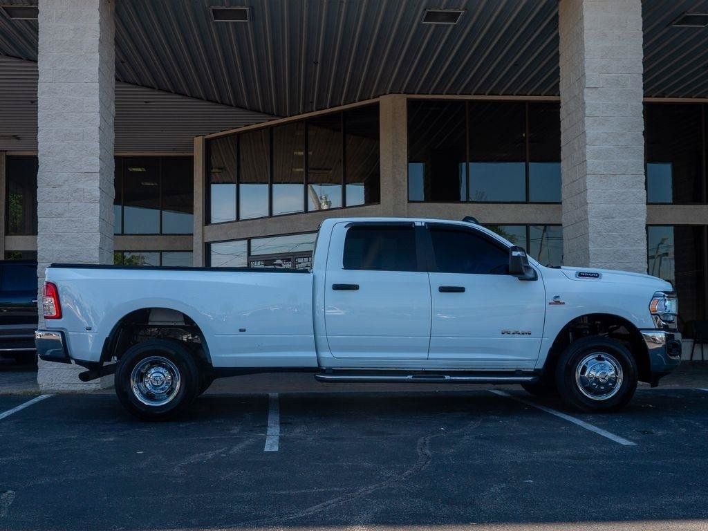 Used 2024 RAM 3500 Big Horn AWD/4WD image 2