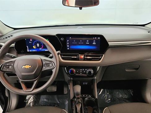 Used 2025 Chevrolet TrailBlazer LT image 34