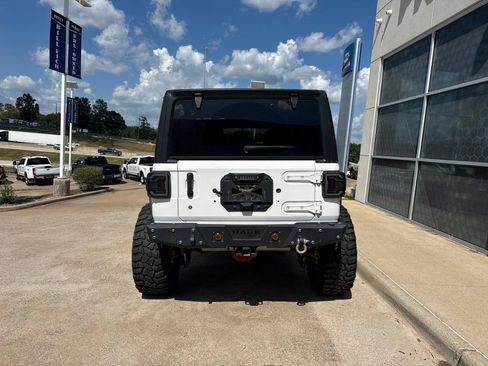 Used 2019 Jeep Wrangler Unlimited Rubicon AWD/4WD image 6