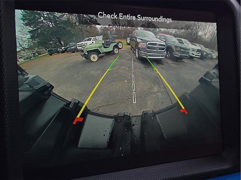 Used 2022 Jeep Wrangler Unlimited Sahara w/ Cold Weather Group image 14