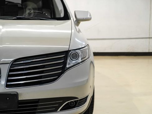 Used 2019 Lincoln MKT AWD image 49