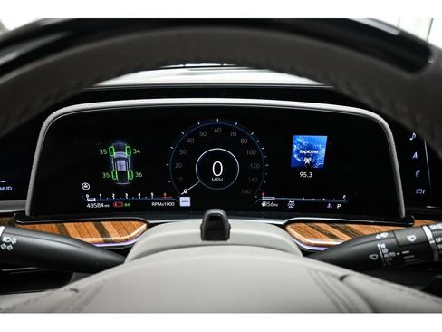 Used 2024 Cadillac Escalade Sport Platinum w/ LPO, ONYX Package AWD/4WD image 40