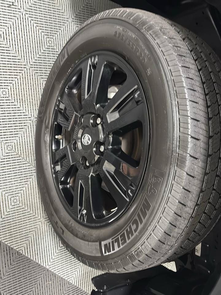 Used 2019 Toyota Sequoia TRD Sport w/ TRD Sport Premium Package AWD/4WD image 33