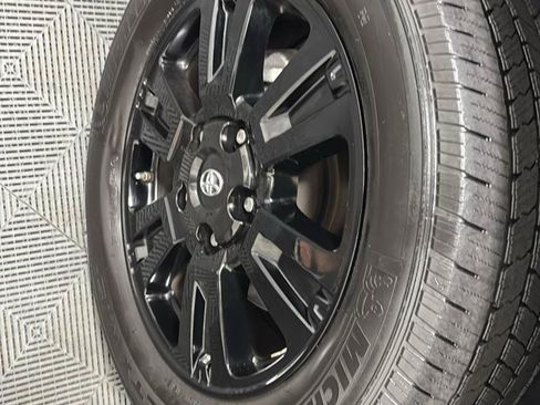 Used 2019 Toyota Sequoia TRD Sport w/ TRD Sport Premium Package AWD/4WD image 33