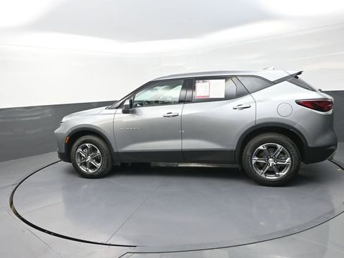 Used 2025 Chevrolet Blazer LT FWD image 57