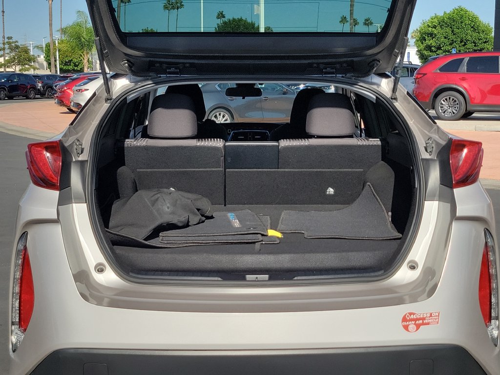 Used 2017 Toyota Prius Prime Plus w/ Preferred Accessory Package FWD image 27