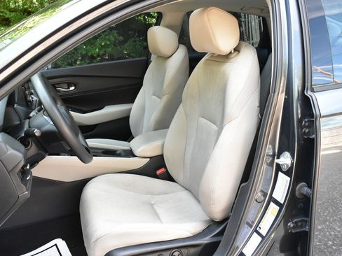 Used 2023 Honda Accord EX image 12