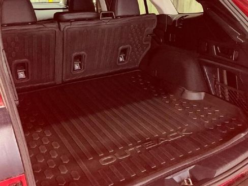 Used 2020 Subaru Outback Limited image 9