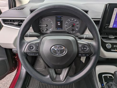 Used 2024 Toyota Corolla LE image 9