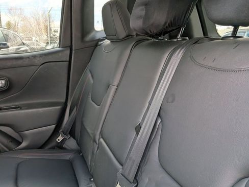 Used 2015 Jeep Renegade Trailhawk w/ Premium Leather Group image 15