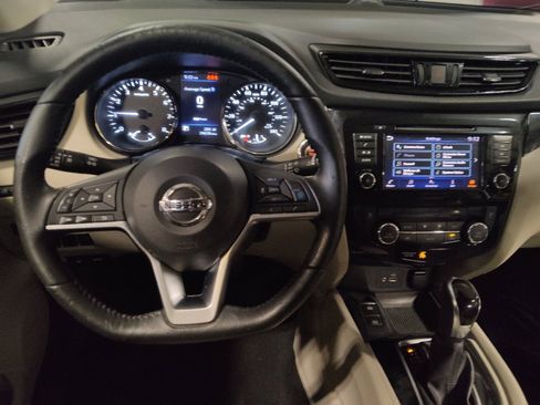 Used 2021 Nissan Rogue Sport SV w/ Technology Package FWD image 22