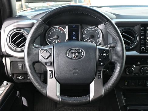 Used 2020 Toyota Tacoma Limited AWD/4WD image 12