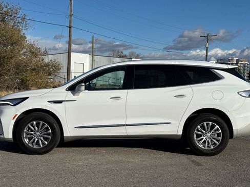 Used 2024 Buick Enclave Premium image 5