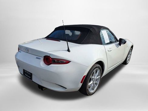 Used 2017 MAZDA MX-5 Miata Sport image 11