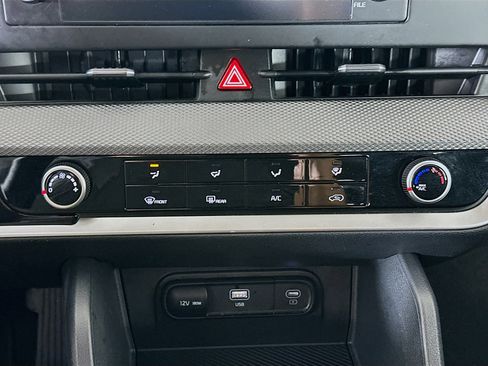 Used 2025 Kia Sportage LX image 22