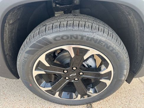 New 2026 Chevrolet Equinox LT w/ Convenience Package II FWD image 13