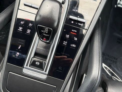 Used 2021 Porsche Cayenne image 40