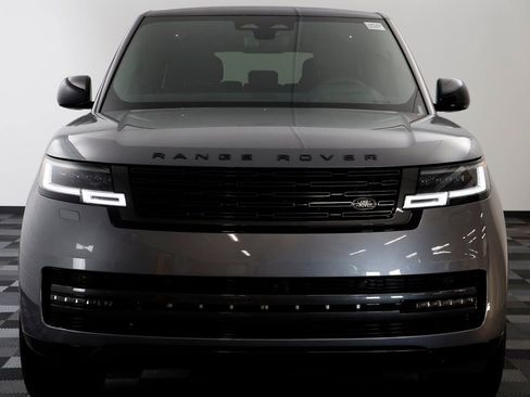 New 2025 Land Rover Range Rover Long Wheelbase SE image 23