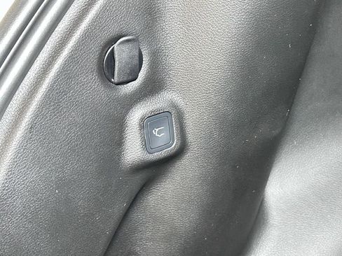 New 2026 Jeep Compass Limited image 15