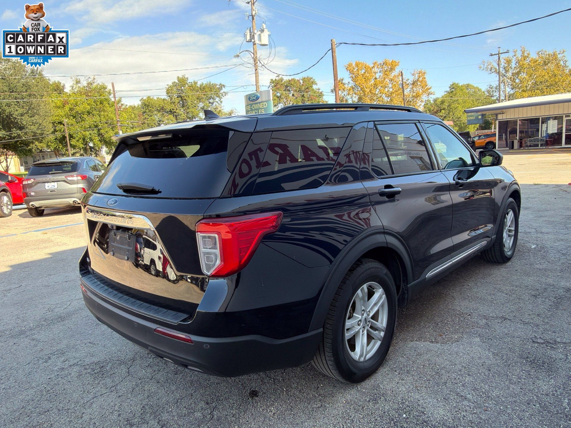 Used 2023 Ford Explorer XLT RWD image 3