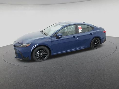 New 2026 Toyota Camry SE image 2