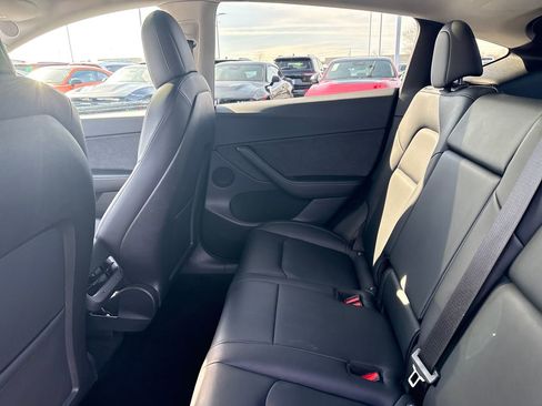Used 2022 Tesla Model Y Performance image 11