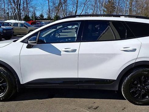 Used 2025 Kia Sportage X-Pro image 3