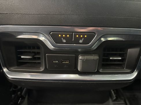 Used 2021 Chevrolet Silverado 1500 High Country image 38