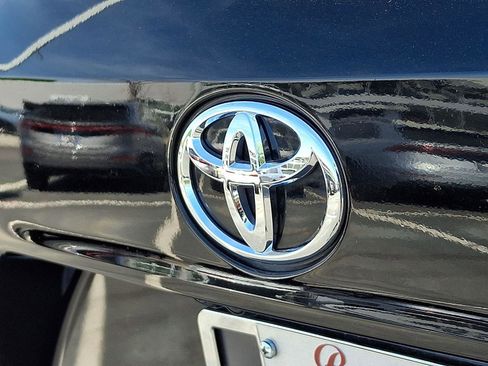 Used 2025 Toyota Highlander Platinum AWD/4WD image 32