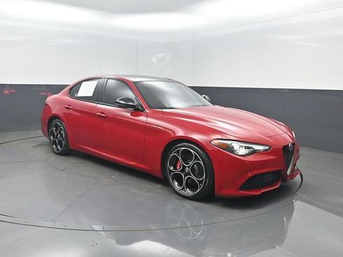 Used 2023 Alfa Romeo Giulia Veloce image 34