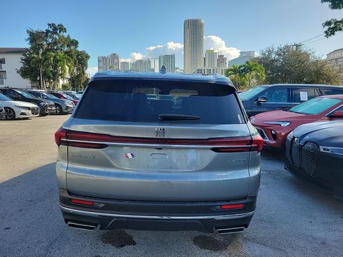 Used 2025 Buick Enclave Preferred w/ Power Package image 13