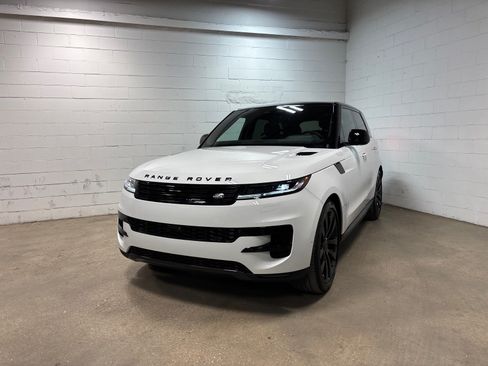 New 2026 Land Rover Range Rover Sport SE AWD/4WD image 2