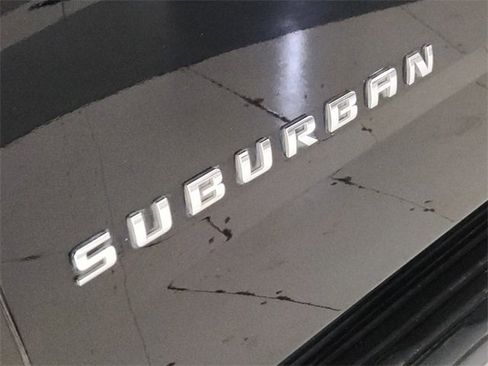 Used 2018 Chevrolet Suburban LT image 13