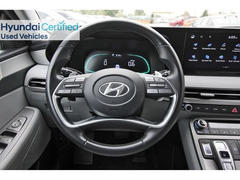 Certified 2025 Hyundai Palisade SEL FWD image 17