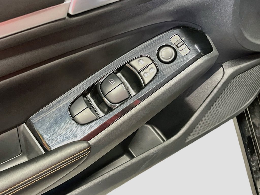 Used 2025 Nissan Altima 2.5 SR FWD image 17