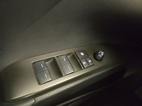 Used 2024 Toyota Camry SE image 28