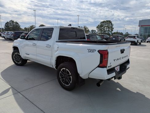 Used 2024 Toyota Tacoma TRD Sport image 5