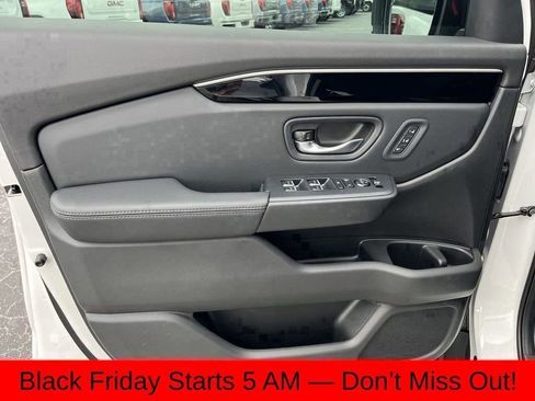 New 2025 Honda Pilot Touring image 25