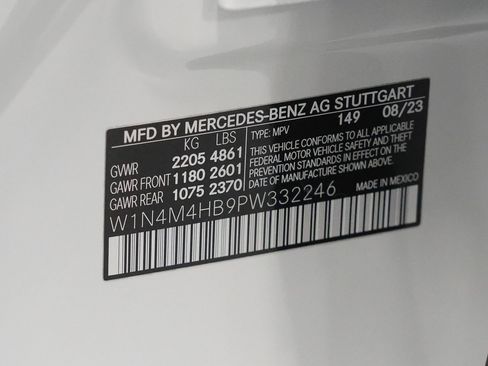 Used 2023 Mercedes-Benz GLB 250 4MATIC image 30