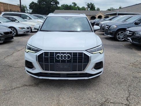 Used 2019 Audi Q3 2.0T Premium Plus w/ Premium Plus Package AWD/4WD image 3