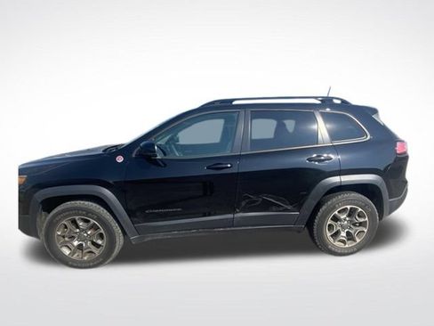 Used 2022 Jeep Cherokee Trailhawk w/ Comfort/Convenience Group AWD/4WD image 3