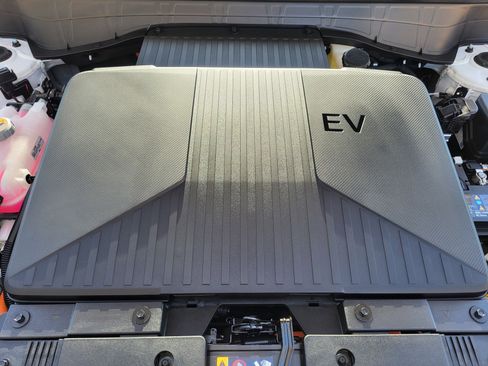 Used 2025 Hyundai Kona SEL image 26