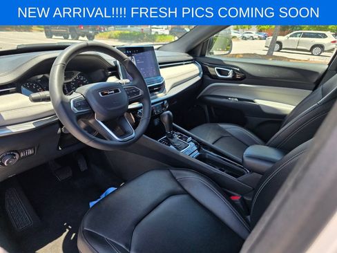 Used 2025 Jeep Compass Limited AWD/4WD image 8