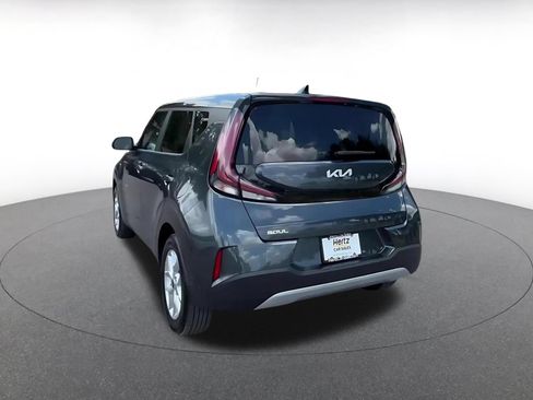 Used 2025 Kia Soul LX w/ LX Technology Package FWD image 11