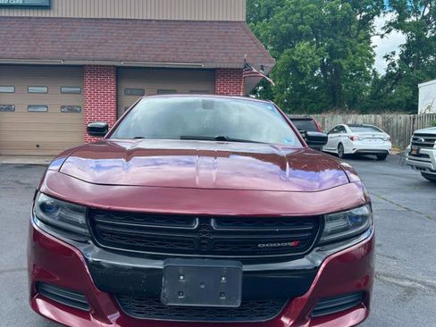 Used 2018 Dodge Charger SXT w/ Blacktop Package RWD image 9