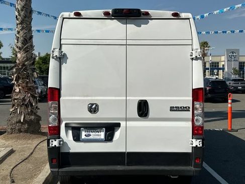 Used 2025 RAM ProMaster 2500 w/ Convenience Group FWD image 6