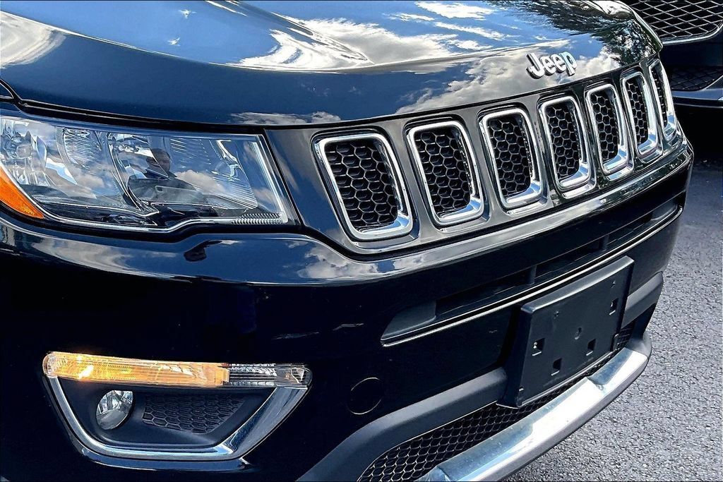 Used 2020 Jeep Compass Limited AWD/4WD image 32